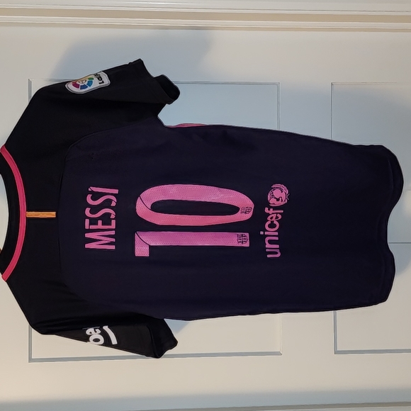 Great condition Authentic Messi Jersey - Picture 5 of 10